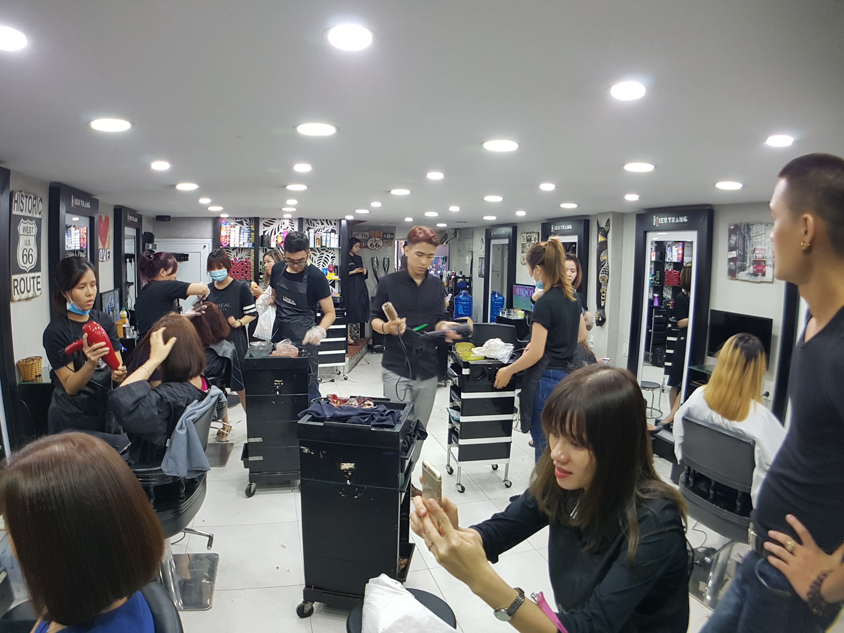 học viên ưu tú tại Học Viện Hiếu Trang