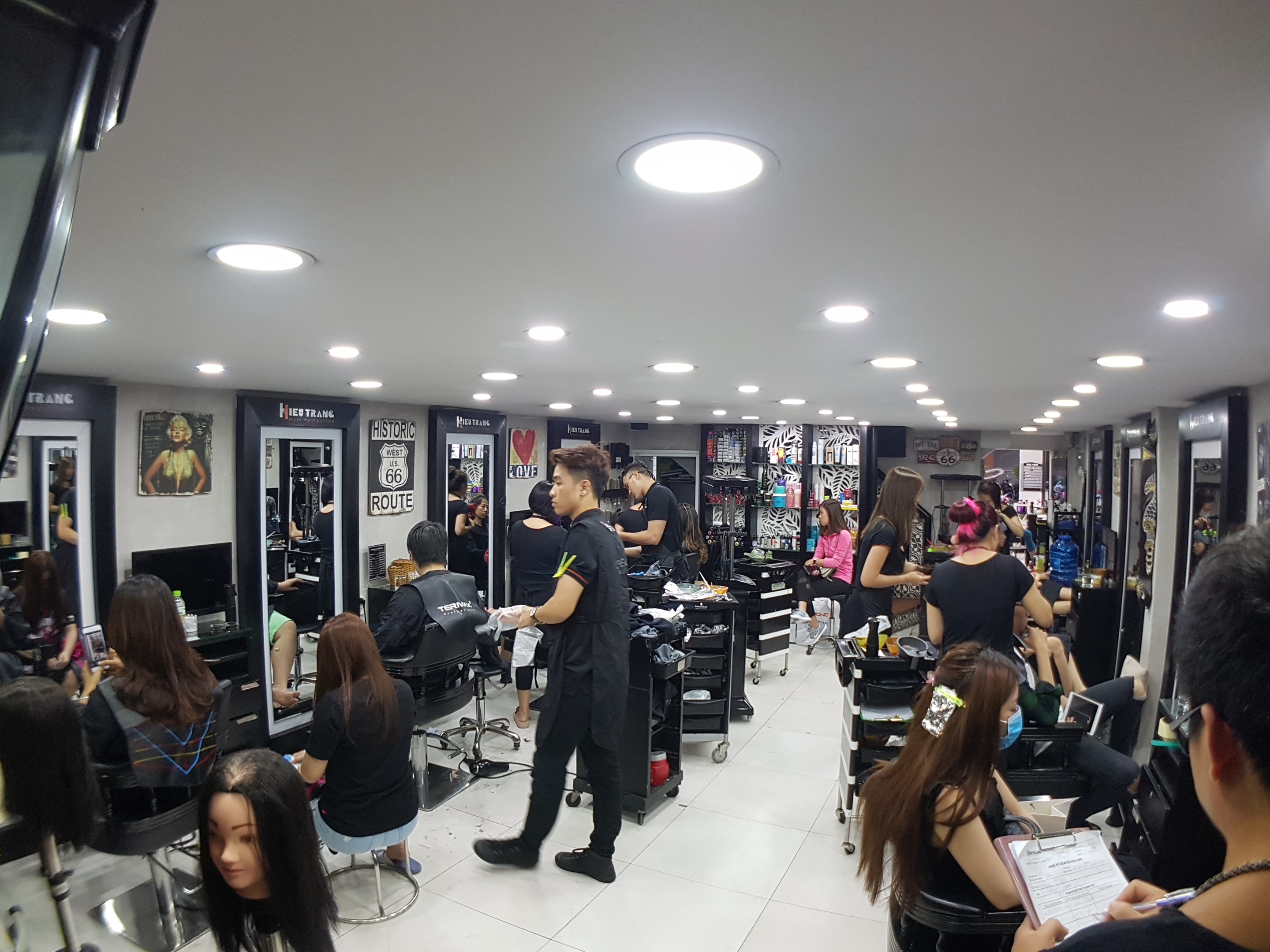 học viên ưu tú tại Học Viện Hiếu Trang