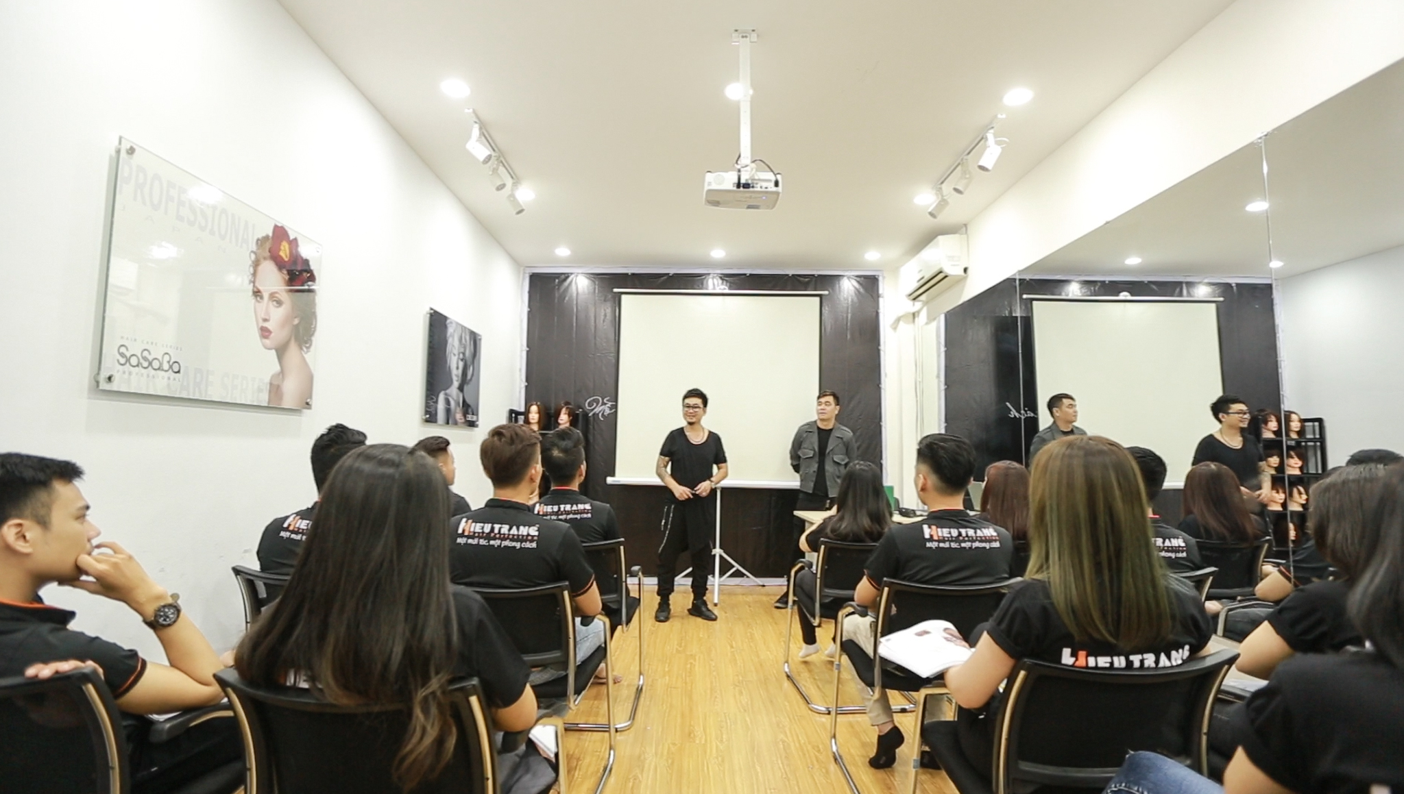 học viên ưu tú tại Học Viện Hiếu Trang