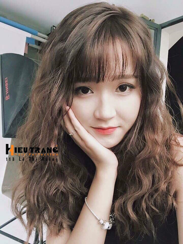 t&oacute;c uốn xoăn d&agrave;i